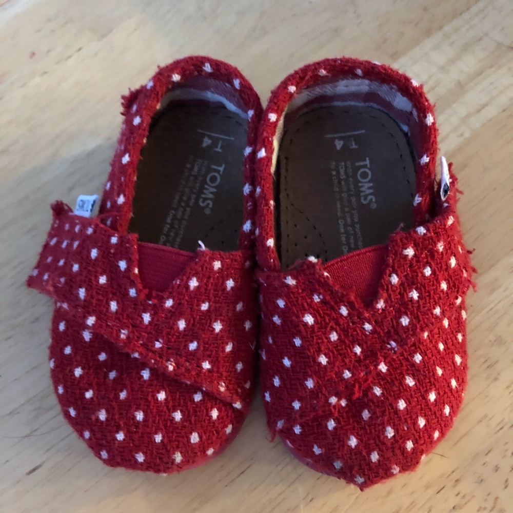 Infant girls toms size 4